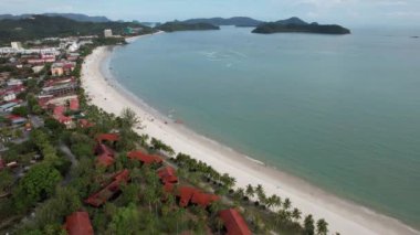 Langkawi 'nin Kent Simgeleri, Plajları ve Turist Çekimleri