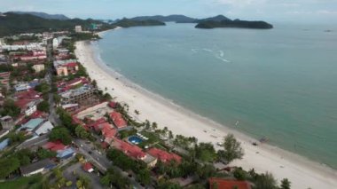 Langkawi 'nin Kent Simgeleri, Plajları ve Turist Çekimleri