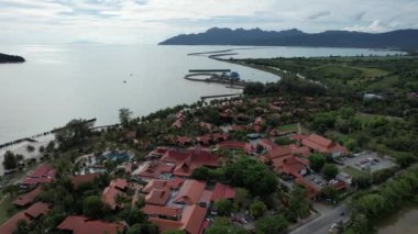 Langkawi 'nin Kent Simgeleri, Plajları ve Turist Çekimleri