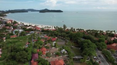 Langkawi 'nin Kent Simgeleri, Plajları ve Turist Çekimleri