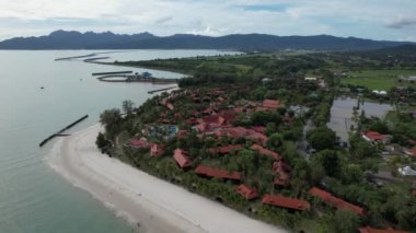 Langkawi 'nin Kent Simgeleri, Plajları ve Turist Çekimleri