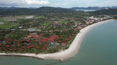 Langkawi 'nin Kent Simgeleri, Plajları ve Turist Çekimleri