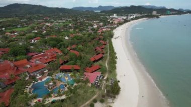 Langkawi 'nin Kent Simgeleri, Plajları ve Turist Çekimleri