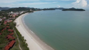 Langkawi 'nin Kent Simgeleri, Plajları ve Turist Çekimleri