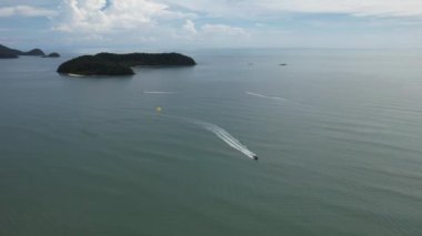 Langkawi 'nin Kent Simgeleri, Plajları ve Turist Çekimleri