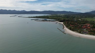 Langkawi 'nin Kent Simgeleri, Plajları ve Turist Çekimleri