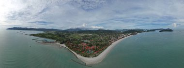 Langkawi 'nin Kent Simgeleri, Plajları ve Turist Çekimleri