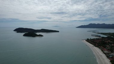 Langkawi 'nin Kent Simgeleri, Plajları ve Turist Çekimleri