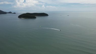 Langkawi 'nin Kent Simgeleri, Plajları ve Turist Çekimleri