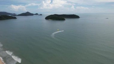 Langkawi 'nin Kent Simgeleri, Plajları ve Turist Çekimleri
