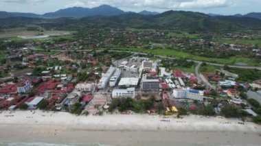 Langkawi 'nin Kent Simgeleri, Plajları ve Turist Çekimleri