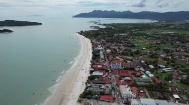 Langkawi 'nin Kent Simgeleri, Plajları ve Turist Çekimleri