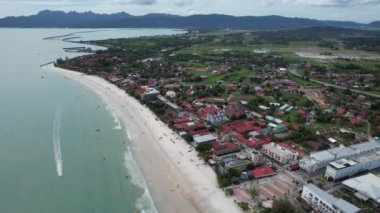 Langkawi 'nin Kent Simgeleri, Plajları ve Turist Çekimleri