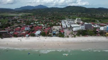 Langkawi 'nin Kent Simgeleri, Plajları ve Turist Çekimleri