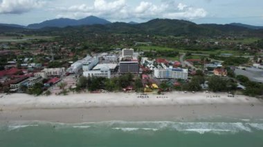 Langkawi 'nin Kent Simgeleri, Plajları ve Turist Çekimleri