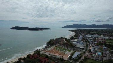 Langkawi 'nin Kent Simgeleri, Plajları ve Turist Çekimleri