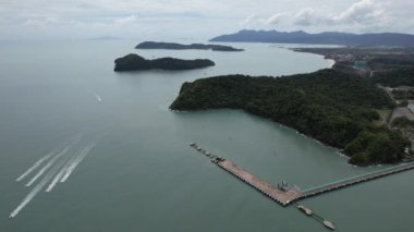 Langkawi 'nin Kent Simgeleri, Plajları ve Turist Çekimleri