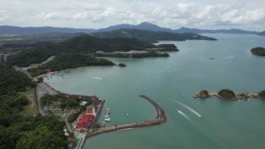 Langkawi 'nin Kent Simgeleri, Plajları ve Turist Çekimleri
