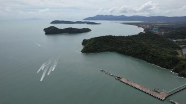 Langkawi 'nin Kent Simgeleri, Plajları ve Turist Çekimleri