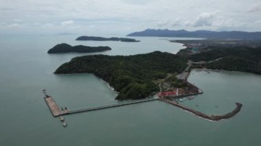 Langkawi 'nin Kent Simgeleri, Plajları ve Turist Çekimleri