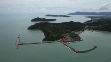 Langkawi 'nin Kent Simgeleri, Plajları ve Turist Çekimleri