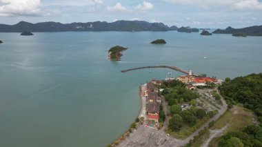 Langkawi 'nin Kent Simgeleri, Plajları ve Turist Çekimleri