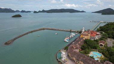 Langkawi 'nin Kent Simgeleri, Plajları ve Turist Çekimleri