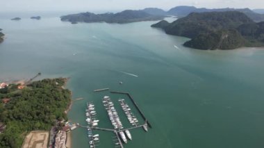 Langkawi 'nin Kent Simgeleri, Plajları ve Turist Çekimleri