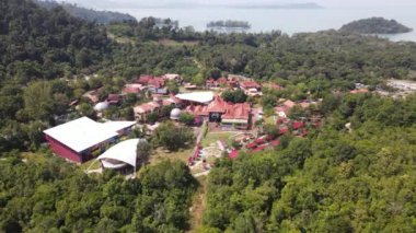 Langkawi 'nin Kent Simgeleri, Plajları ve Turist Çekimleri