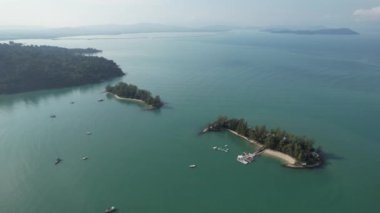 Langkawi 'nin Kent Simgeleri, Plajları ve Turist Çekimleri