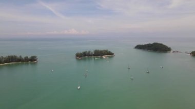 Langkawi 'nin Kent Simgeleri, Plajları ve Turist Çekimleri