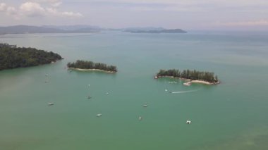Langkawi 'nin Kent Simgeleri, Plajları ve Turist Çekimleri
