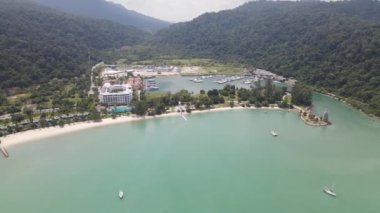 Langkawi 'nin Kent Simgeleri, Plajları ve Turist Çekimleri