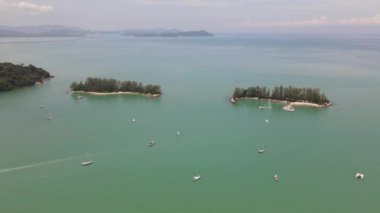 Langkawi 'nin Kent Simgeleri, Plajları ve Turist Çekimleri