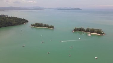 Langkawi 'nin Kent Simgeleri, Plajları ve Turist Çekimleri