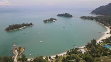 Langkawi 'nin Kent Simgeleri, Plajları ve Turist Çekimleri