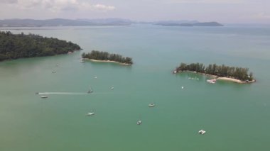 Langkawi 'nin Kent Simgeleri, Plajları ve Turist Çekimleri