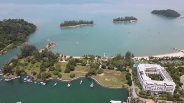 Langkawi 'nin Kent Simgeleri, Plajları ve Turist Çekimleri