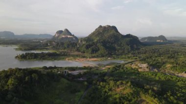 Langkawi 'nin Kent Simgeleri, Plajları ve Turist Çekimleri