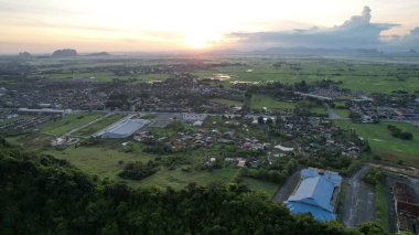 Perlis, Malezya 29 Haziran 2022: Güneşin Doğuşundaki Güzel Kangar Şehri