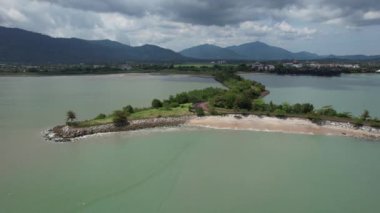 Langkawi 'nin Eşsiz Dalga Kırıcısı