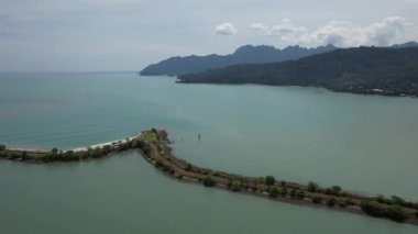 Langkawi 'nin Eşsiz Dalga Kırıcısı