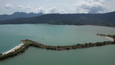 Langkawi 'nin Eşsiz Dalga Kırıcısı