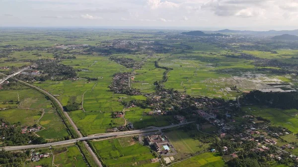 Limestone Keteri Hill Surrounding Rice Paddy Fields — Stock Photo, Image