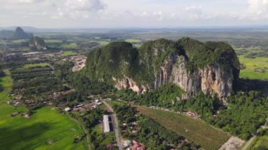 Kireçtaşı Keteri Tepesi ve Çeltik Tarlaları