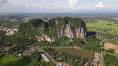 Kireçtaşı Keteri Tepesi ve Çeltik Tarlaları