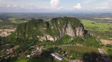 Kireçtaşı Keteri Tepesi ve Çeltik Tarlaları
