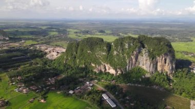 Kireçtaşı Keteri Tepesi ve Çeltik Tarlaları