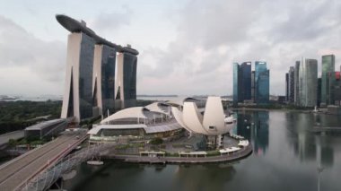Marina Körfezi, Singapur - 13 Temmuz 2022: Singapur Tarihi Binalar ve Turist Çekimleri