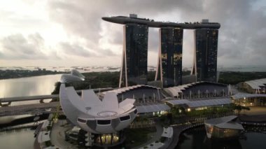 Marina Körfezi, Singapur - 13 Temmuz 2022: Singapur Tarihi Binalar ve Turist Çekimleri